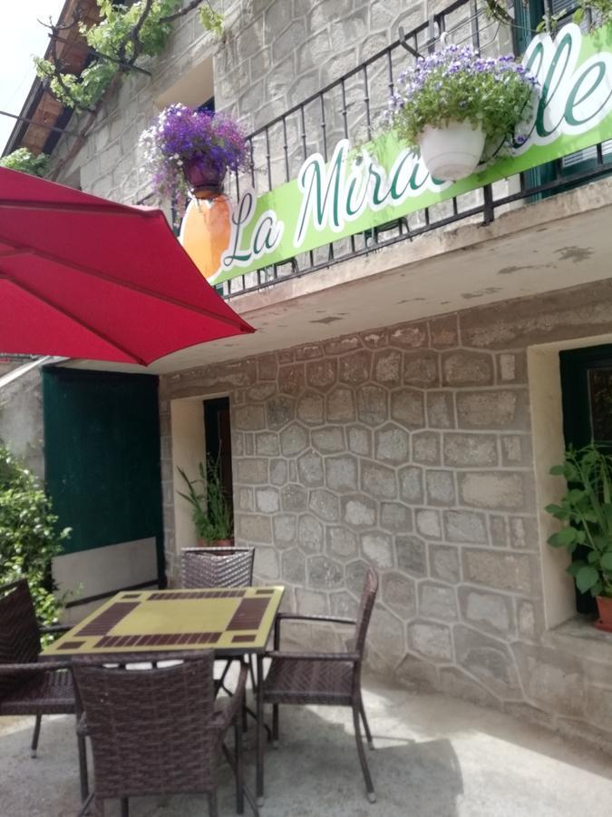 La Mirabelle-Casteil Country House Exterior foto