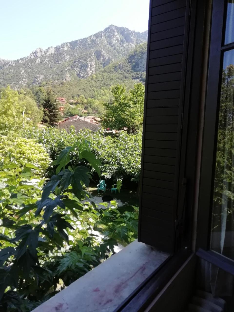 La Mirabelle-Casteil Country House Exterior foto