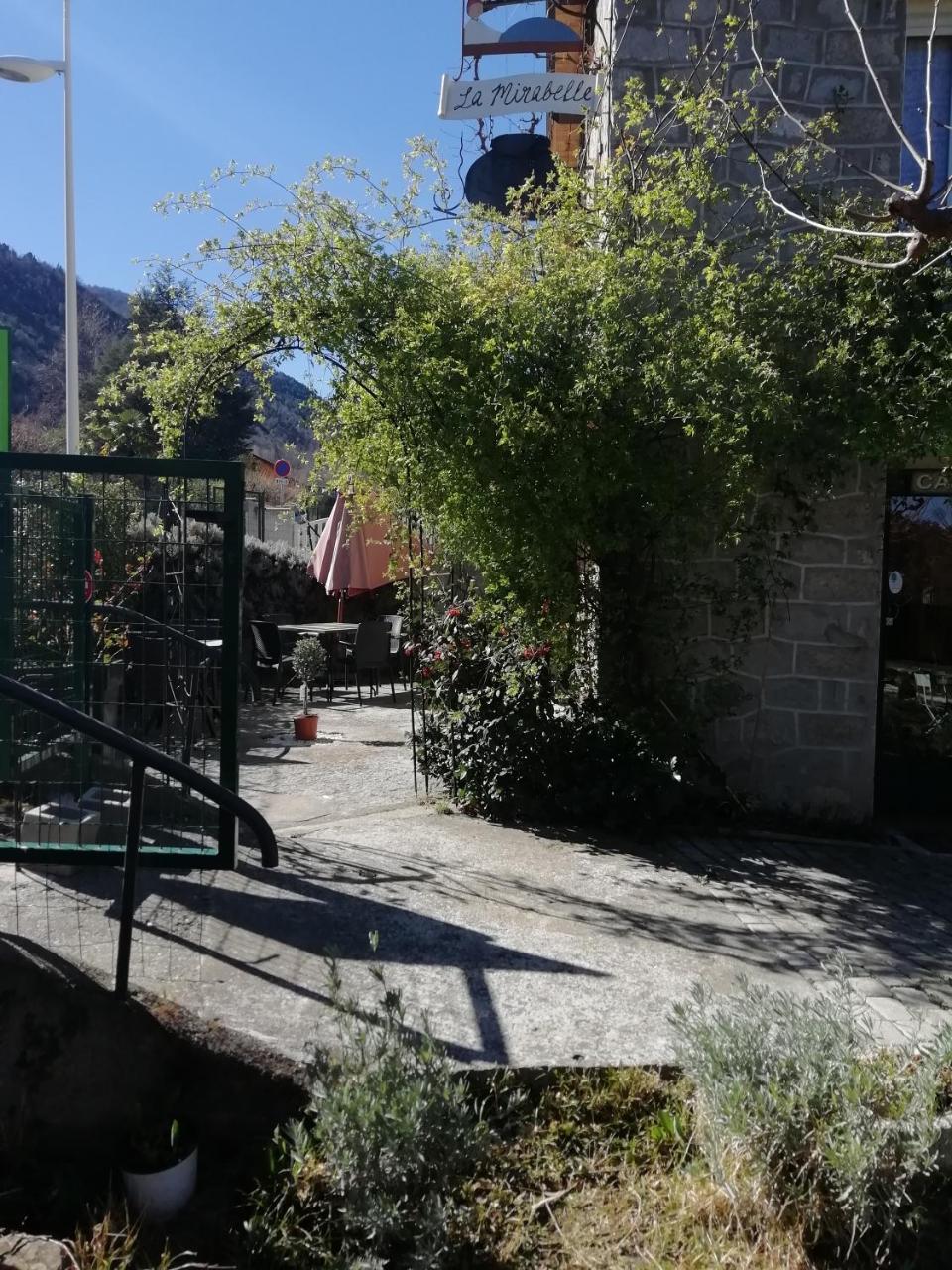 La Mirabelle-Casteil Country House Exterior foto